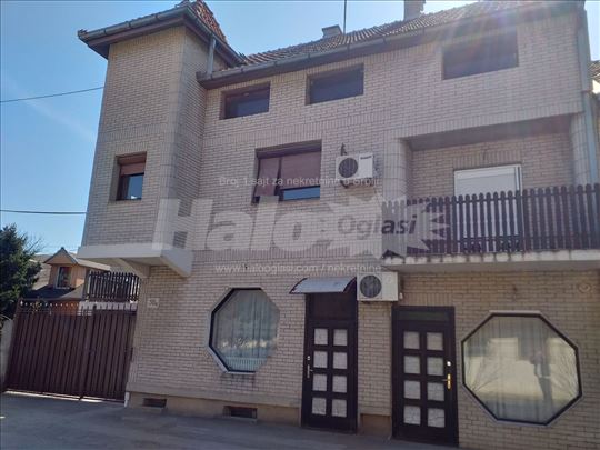 Kuća na prodaju 345 m² Kotež Miloradović