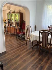 Kuća u Sremčici sa prelepim pogledom na dobroj lok