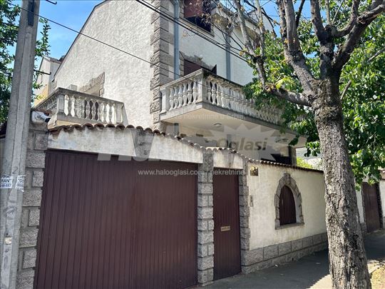 Na prodaju kuca/vila