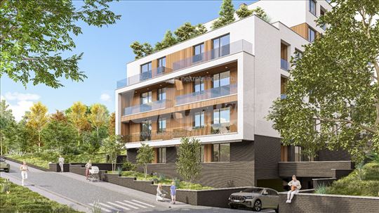Odličan -NOV-sa baštom 31m2