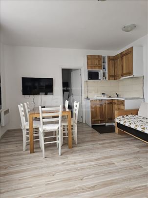 Prodajem apartman u joly kop namesten 