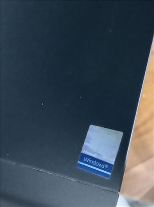Prodajem odličan kompjuter