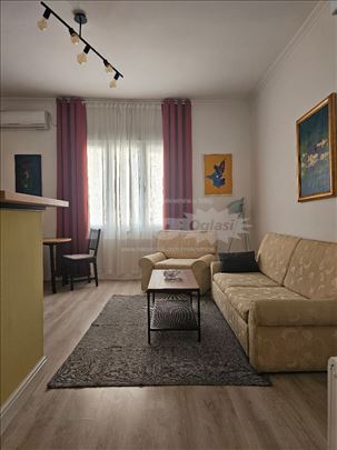 Renoviran i namešten jednoiposoban stan kod Đerma 