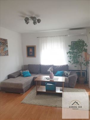 Ruma, OdliČan Dvosoban, NameŠten, Parking, Blizu C