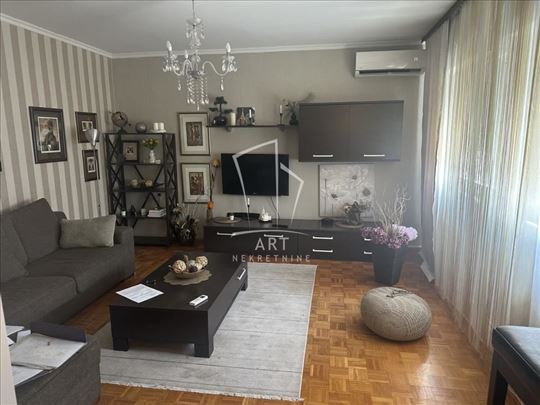 Stari Merkator, dobra lokacija 44m2 ID#11417