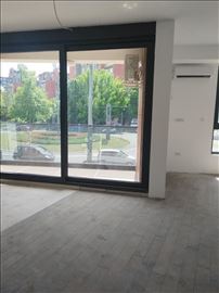 Trosoban stan na odličnoj lokaciji na Voždovcu