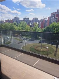 Trosoban stan na odličnoj lokaciji na Voždovcu