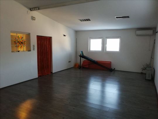 Autokomanda, Dobropoljska, 72m2