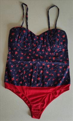 BERSHKA cvetni pamucni bodi vel.L