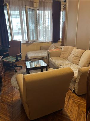 Dorcol Jovanova ulica stan u visokom prizemlju