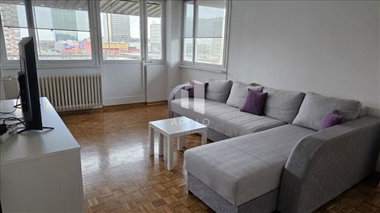 Dvosoban namešten stan sa pogledom na Ušće
