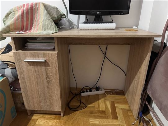 Emmezeta radni sto