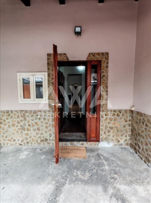 Mlake. Stan 80m2, sa pripadajućim dvorištem