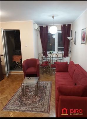 Na prodaju odlična garsonjera na Novom Naselju