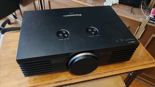 Panasonic PT-AE 4000E LUX