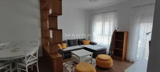 Prelep stan u novogradnji u Zemunu ID#5162