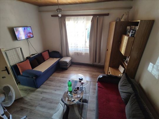 Stan u Novom Sadu 1.0 kod socijalnog – izdavanje
