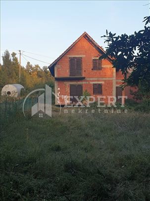 Vikendica sa placem, Kamenički Vis, Paprat