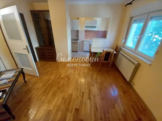 Zvezdara, kod Olimpa, 3.0, 70m2, II, lift, eg, pol