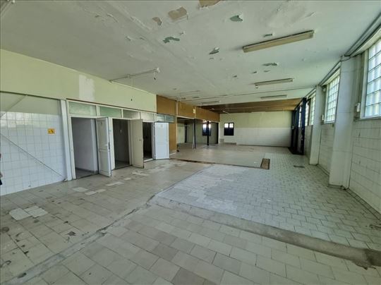 Apatin. Poslovni prostor-hala 251m2