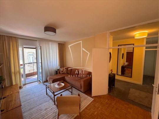 Centar, odlična lokacija 70m2 ID#11459