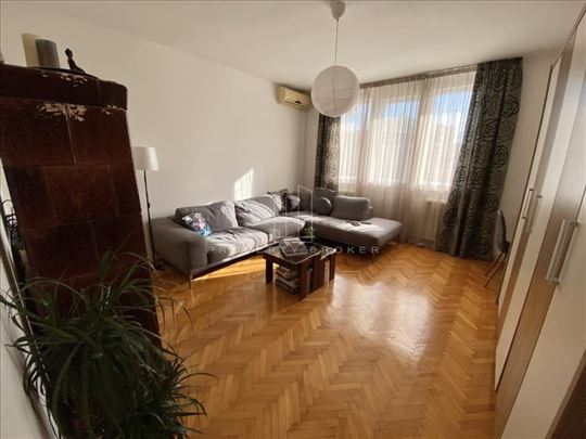 Crveni krst, Lion, namešten i uknjižen ID#3897