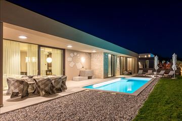 Exclusive smart home villa, fully equipped, with a
