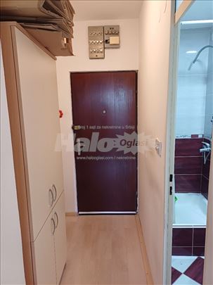 Garsonjera 29m2 - Nova Detelinara
