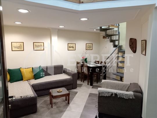Izdaje se duplex 35m2 u blizini Pravnog Fakulteta!