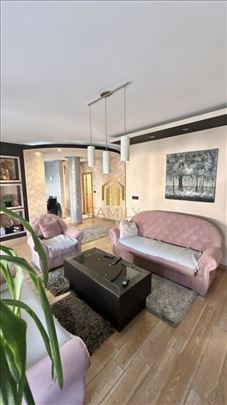 Izdaje se izuzetan duplex na Adamovićevom naselju,
