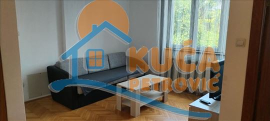 Izdaje se jednoiposoban stan u blizini Palilulske 