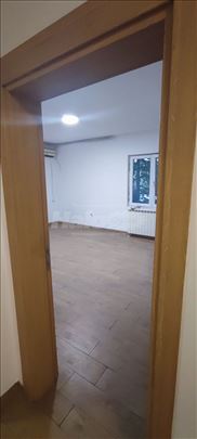 Iznajmljuje se stan na Voždovcu 150m2. 