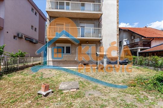Na prodaju lokal u Durlanu, 80m2