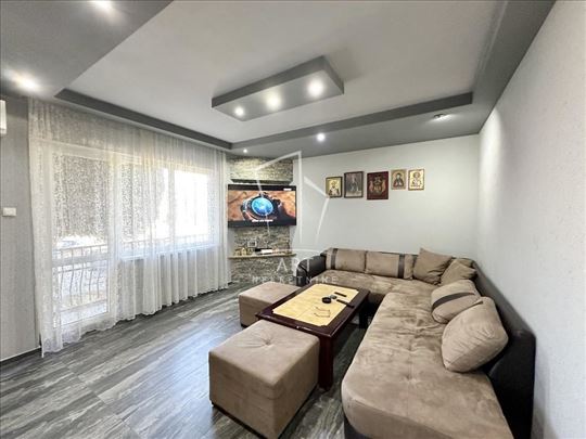 Novi Banovci, Vojvođanska, 220m2, 10ari ID#11452