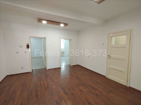 Poslovni prostor, 75m2, Kneza Stracimira, ID-10340