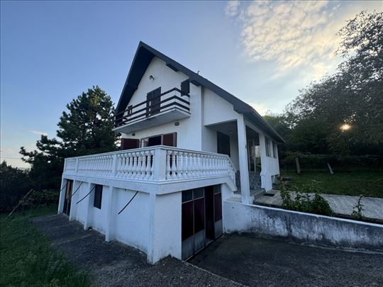 Trešnja 194m2 na 13,68 ari