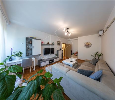 Ustanička 3.0, Dušanovac 65m2 renoviran