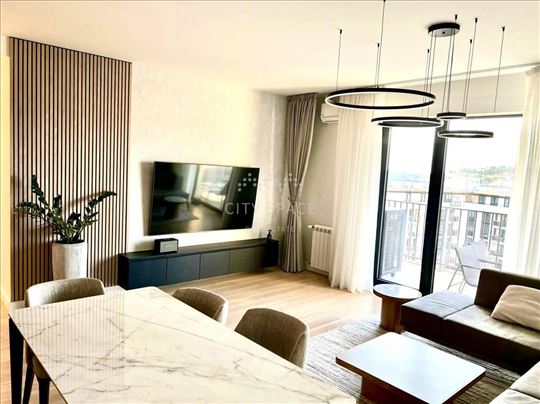 Elegantan 3.0 stan Bw Simfonija