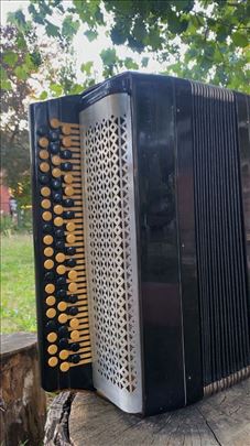 Harmonika na prodaju 