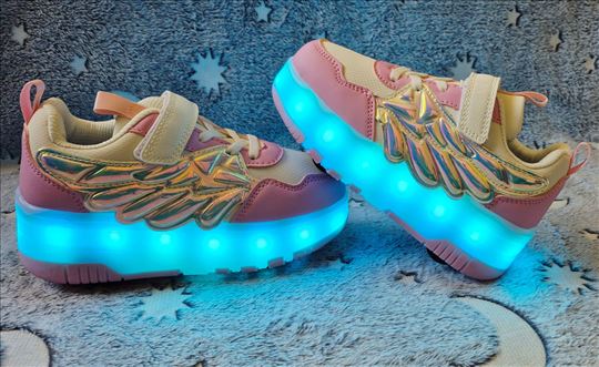 Patike roleri 2u1, pink,boje se menjaju,ima brojev