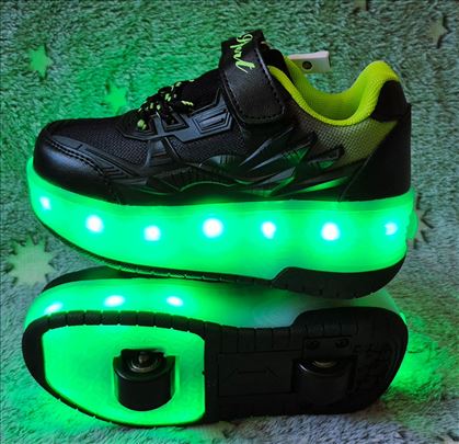 Patike sa točkićima, menja se boja svetla,punjive