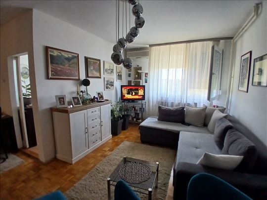 Prelep dvosoban stan na odličnoj lokaciji 