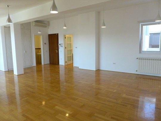 Stojana Protića, 170m2, 3 sobe, 2 garaže, terasa