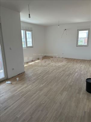 Surcin Novogradnja Lux 