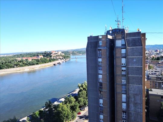 Trosoban stan na Keju, odlična lokacija!