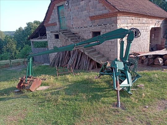 Utovarivač Karlo Pesi 4