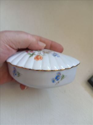 Vintage školjka kutija od porcelana