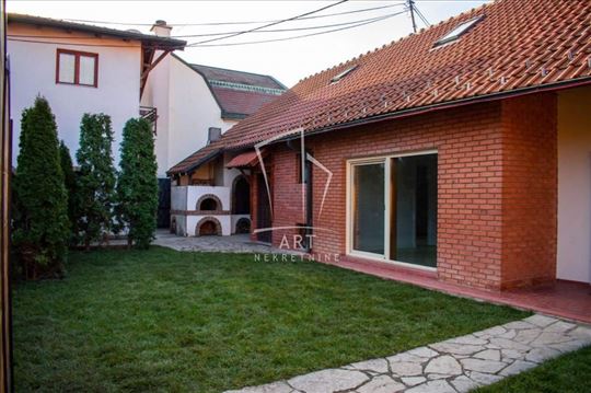 Zemun, centar, lux kuća, mereno 145m2 ID#11472
