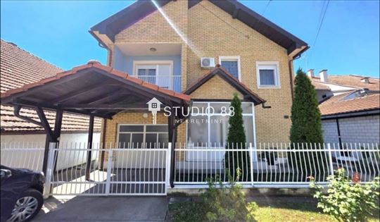 Zrenjanin, Gradnulica, Kuća, 3.0, 200m2
