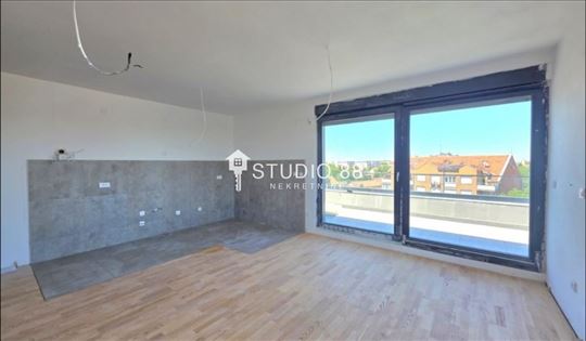 Zrenjanin, Lesnina, Stan, 4.0, 122m2